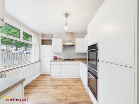 3 bedroom Semi-detached house for sale in Sinclair Avenue, Banbury, OX16