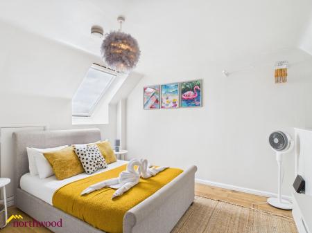 1 bedroom Flat to let in Christchurch Court, Banbury, OX16