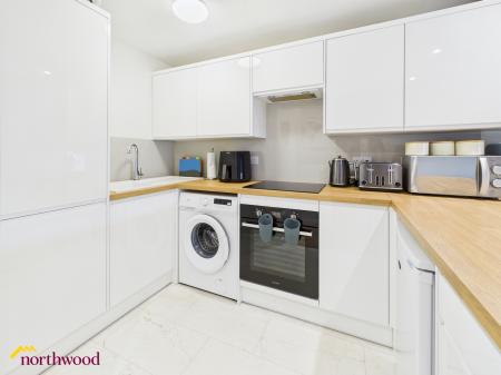 1 bedroom Flat to let in Christchurch Court, Banbury, OX16