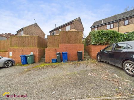 3 bedroom Semi-detached house to let in Syringa Walk, Banbury, OX16