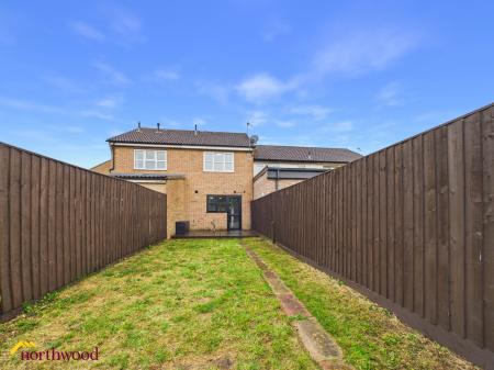 2 bedroom Terraced House to let in Amberley Court, Banbury, OX16