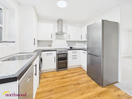 2 bedroom Terraced House to let in Amberley Court, Banbury, OX16