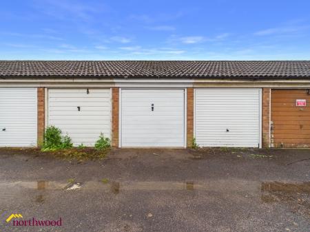 2 bedroom Terraced House to let in Amberley Court, Banbury, OX16