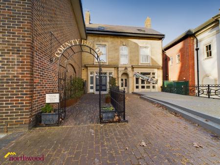 1 bedroom Studio flat to let in Bridge Street, Banbury, OX16