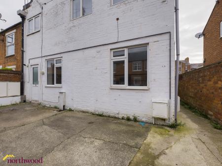 1 bedroom Flat to let in South Street, Banbury, OX16