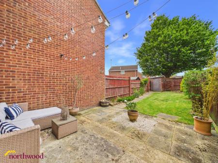 3 bedroom Terraced House for sale in Sussex Drive, Banbury, OX16