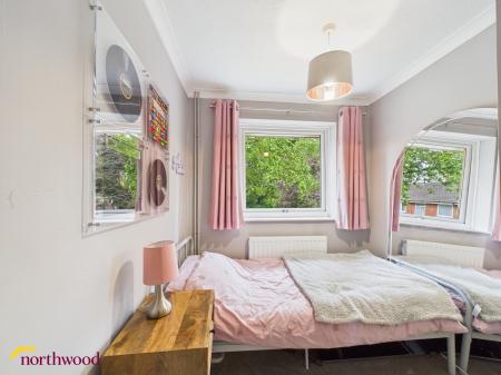 3 bedroom Terraced House for sale in Sussex Drive, Banbury, OX16