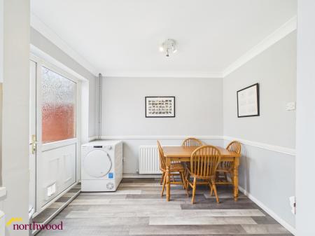 3 bedroom Terraced House for sale in Sussex Drive, Banbury, OX16