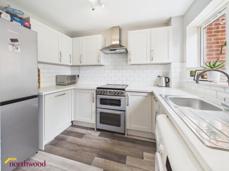 3 bedroom Terraced House for sale in Sussex Drive, Banbury, OX16