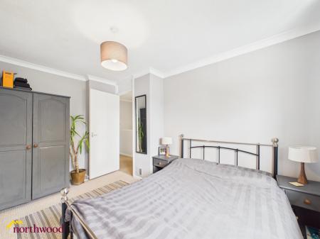 3 bedroom Terraced House for sale in Sussex Drive, Banbury, OX16
