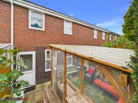 3 bedroom Terraced House for sale in Hearthway, Banbury, OX16