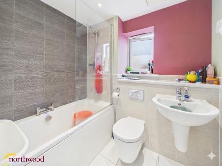 3 bedroom Semi-detached house to let in Swift Drive, Bodicote, OX15
