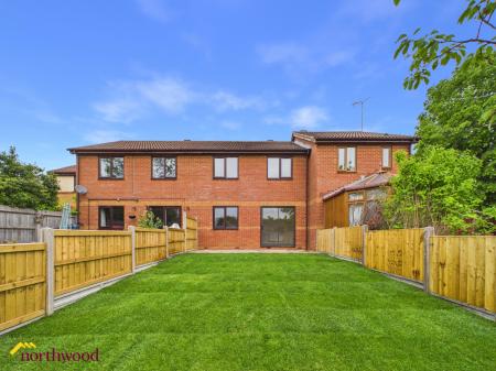 3 bedroom Terraced House to let in Parklands, Banbury, OX16