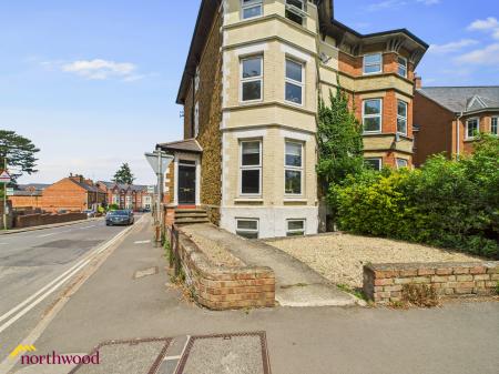 1 bedroom Flat to let in Broughton Road, Banbury, OX16