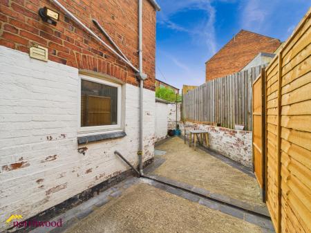 2 bedroom End of terrace house to let in Newland Place, Banbury, OX16