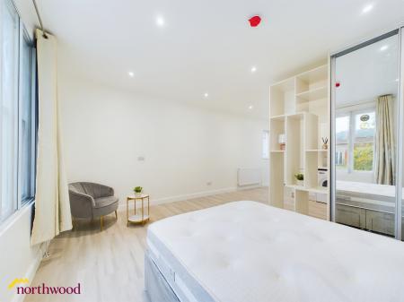 1 bedroom Studio flat to let in Flat 2, 19B Bridge Street Banbury