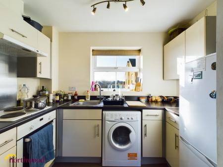 2 bedroom Flat to let in Verney Road, Banbury, OX16
