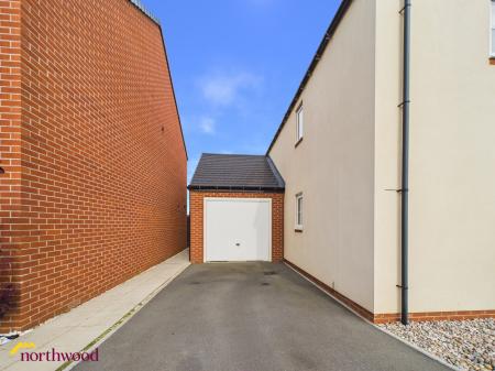 3 bedroom Detached house for sale in Yarrow Road, Bodicote, OX15
