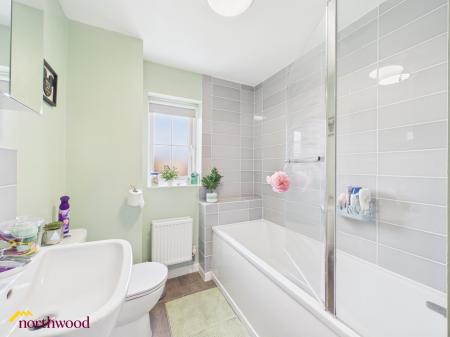3 bedroom Detached house for sale in Yarrow Road, Bodicote, OX15
