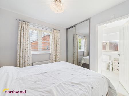3 bedroom Semi-detached house for sale in Bennett Drive, Banbury, OX16