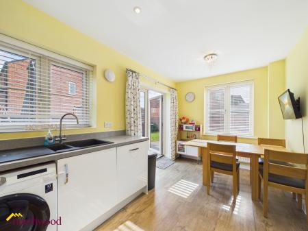 3 bedroom Semi-detached house for sale in Bennett Drive, Banbury, OX16