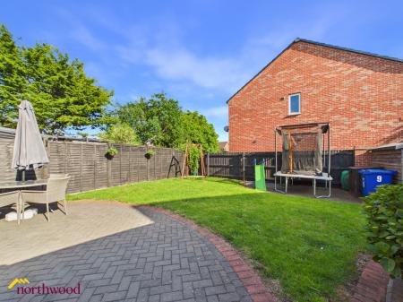 3 bedroom Semi-detached house for sale in Bennett Drive, Banbury, OX16