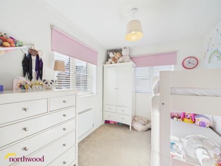 3 bedroom Semi-detached house for sale in Bennett Drive, Banbury, OX16