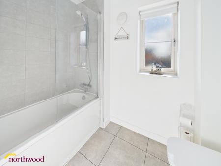 3 bedroom Semi-detached house for sale in Bennett Drive, Banbury, OX16