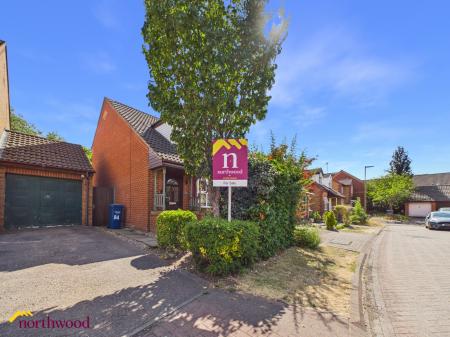 3 bedroom Semi-detached house for sale in Coopers Gate, Banbury, OX16