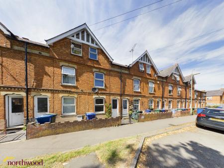 3 bedroom Terraced House for sale in Avenue Road, Banbury, OX16