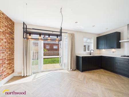 3 bedroom Semi-detached house for sale in Betts Close, Banbury, OX16
