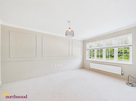 3 bedroom Semi-detached house for sale in Betts Close, Banbury, OX16