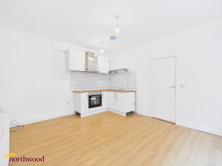 1 bedroom Flat to let in High Street, Banbury, OX16