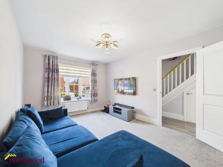 4 bedroom Detached house for sale in Bateman Close, Banbury, OX16
