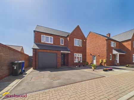 4 bedroom Detached house for sale in Bateman Close, Banbury, OX16