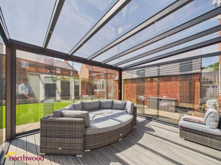 4 bedroom Detached house for sale in Bateman Close, Banbury, OX16