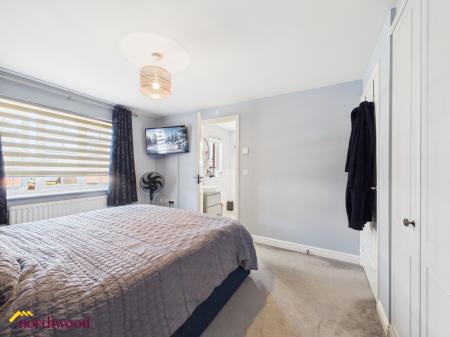 4 bedroom Detached house for sale in Bateman Close, Banbury, OX16