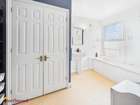 2 bedroom Flat for sale in Victoria Place, Banbury, OX16