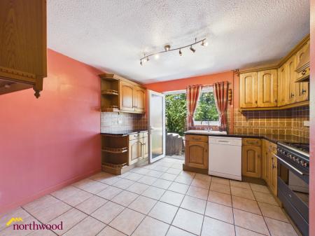 3 bedroom Terraced House for sale in Jasmine Walk, Banbury, OX16