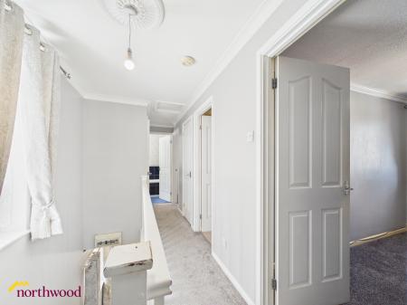 3 bedroom Terraced House for sale in Jasmine Walk, Banbury, OX16