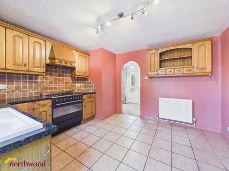 3 bedroom Terraced House for sale in Jasmine Walk, Banbury, OX16