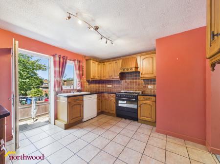 3 bedroom Terraced House for sale in Jasmine Walk, Banbury, OX16