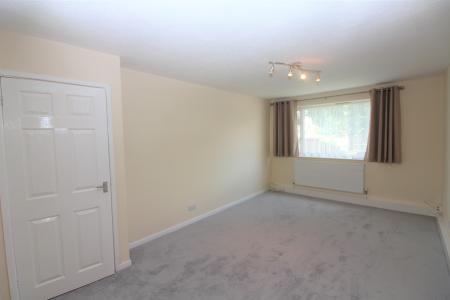 2 bedroom Flat to let in Cherwell Banks, Kings Sutton, OX17