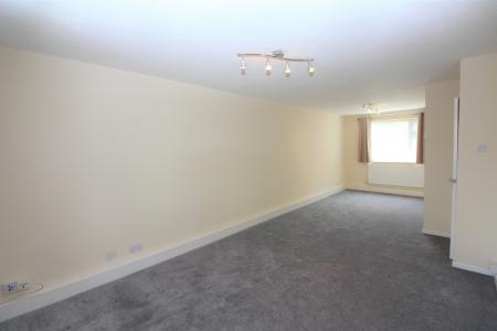 2 bedroom Flat to let in Cherwell Banks, Kings Sutton, OX17