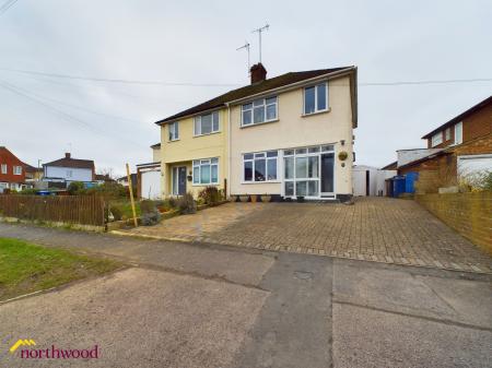 4 bedroom Semi-detached house to let in Pinhill Road, Banbury, OX16