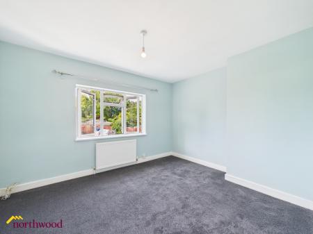 4 bedroom Semi-detached house to let in Greys Close, Banbury, OX16