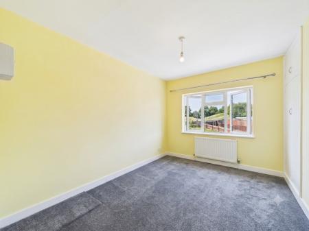 4 bedroom Semi-detached house to let in Greys Close, Banbury, OX16