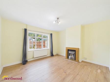 4 bedroom Semi-detached house to let in Greys Close, Banbury, OX16