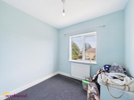 4 bedroom Semi-detached house to let in Greys Close, Banbury, OX16