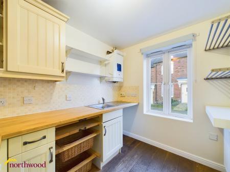 2 bedroom Terraced House for sale in Lord Fielding Close, Banbury, OX16